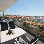 Lenolu Apartamento *