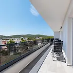 Lenolu Apartamento *