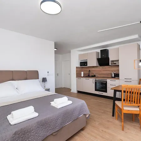 Apartment Lenolu *