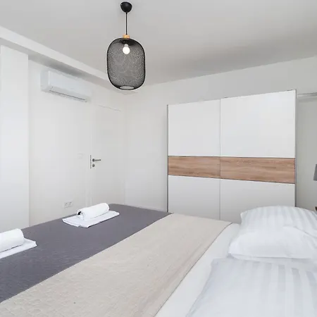 Lenolu Apartment *