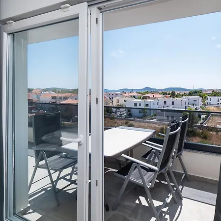 Lenolu Apartment